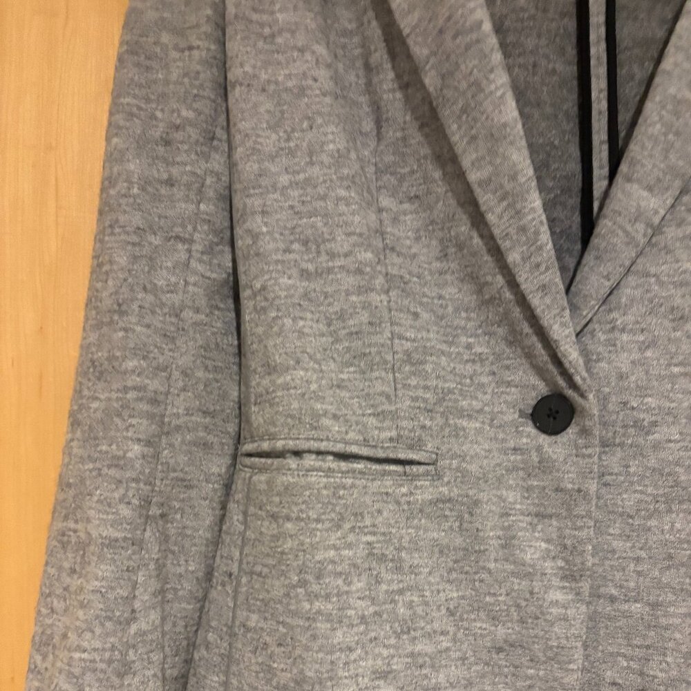 Unlined Buttoned Blazer - Picture 3 of 5